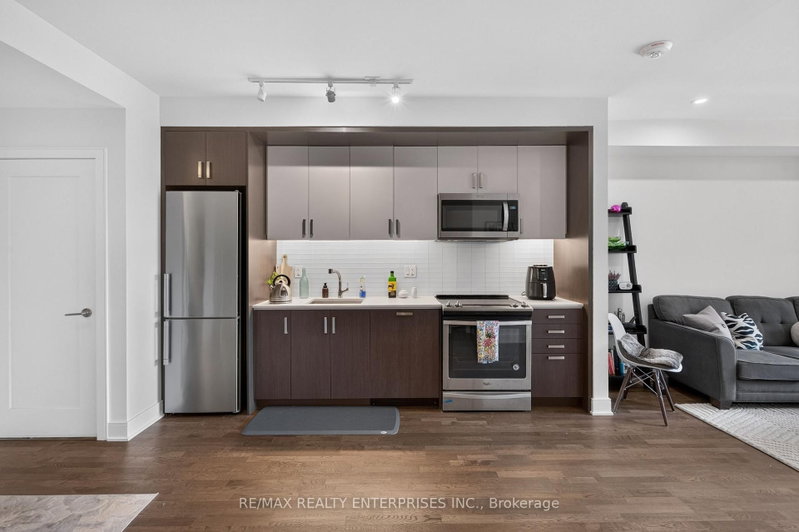 340 - 1575 Lakeshore Road W