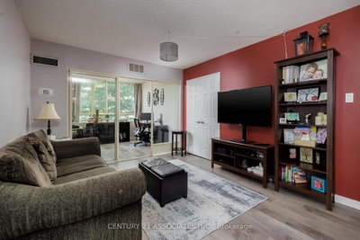 5 Lisa Brampton,ON L6T 4T4 — Photo 8