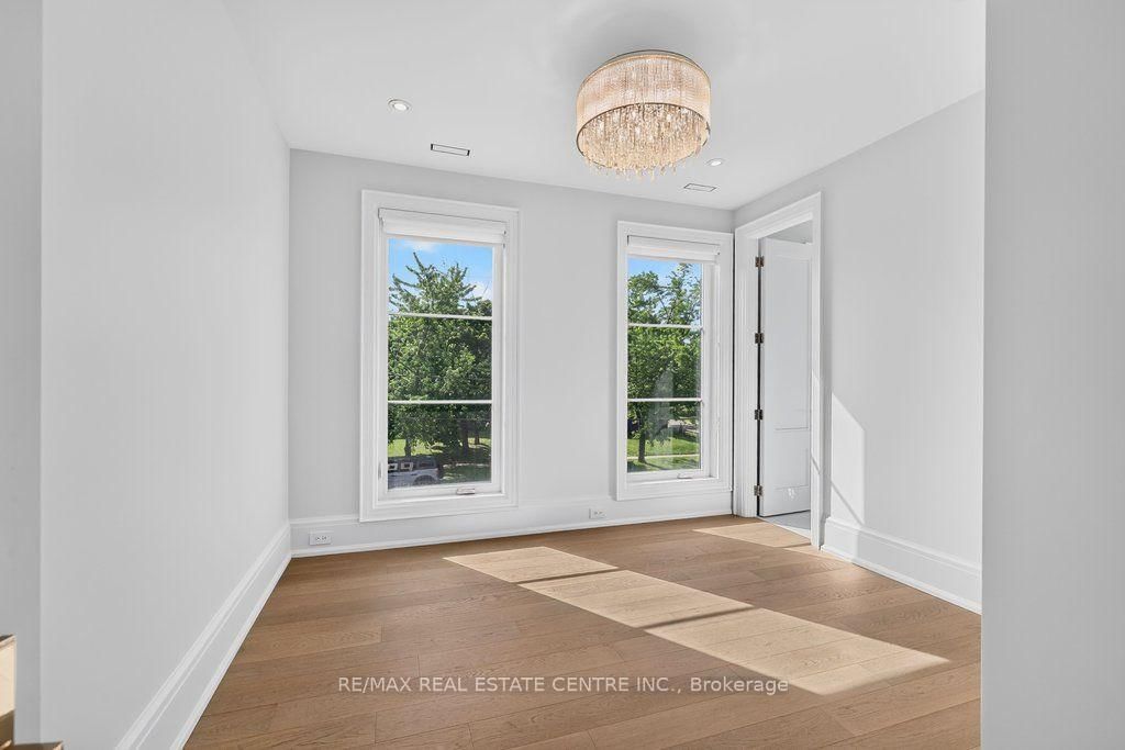 131 Mayfield Drive • Oakville, ON photo 23