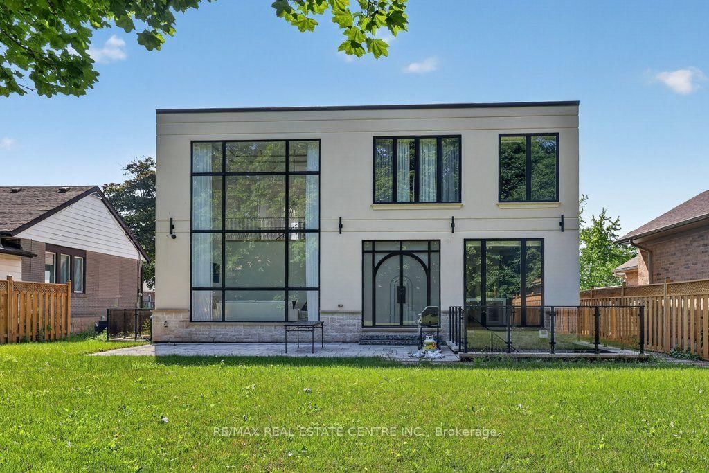 131 Mayfield Drive • Oakville, ON photo 42