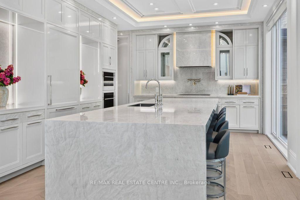 131 Mayfield Drive • Oakville, ON photo 9