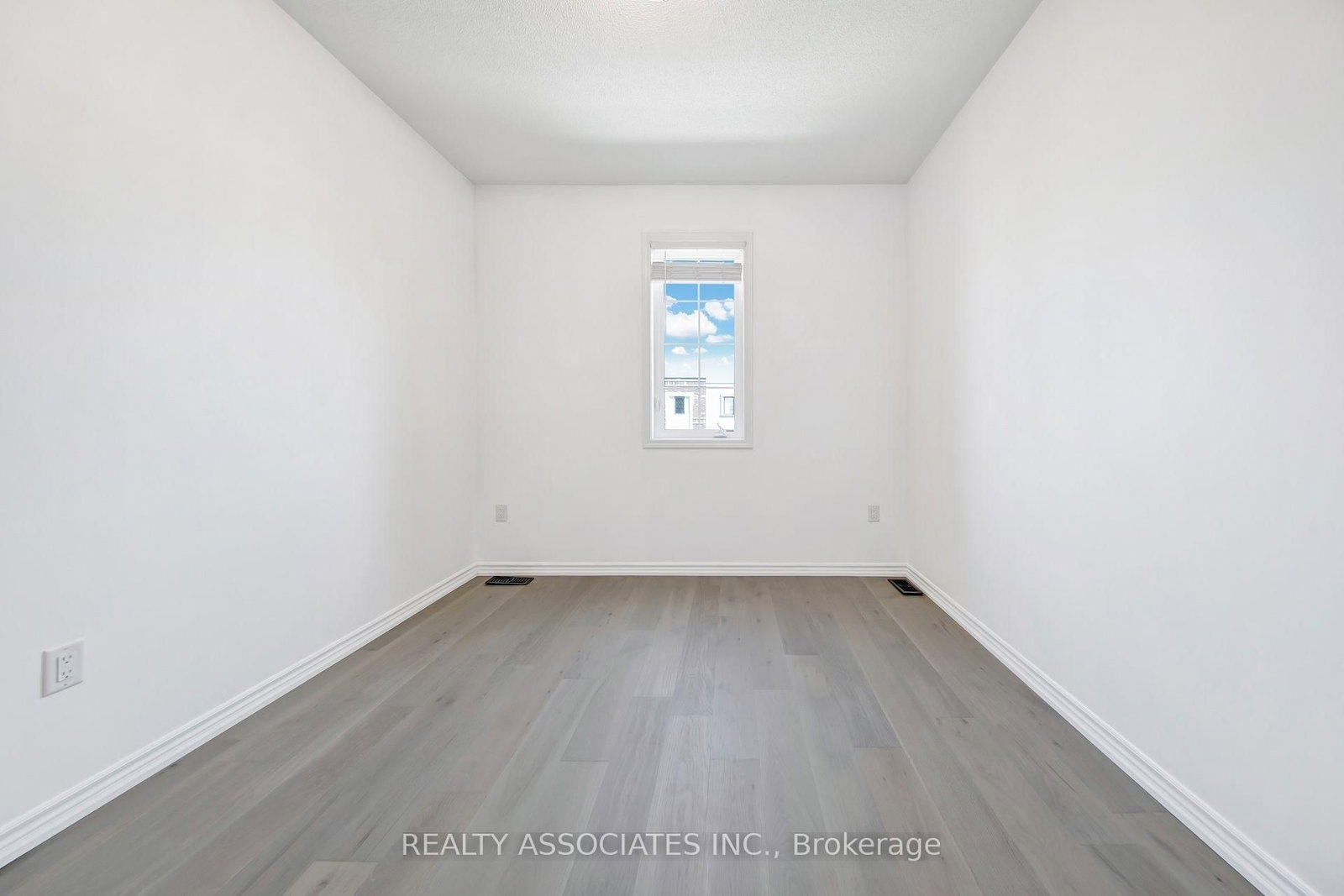 17 Vaudeville Drive • Toronto, ON photo 15