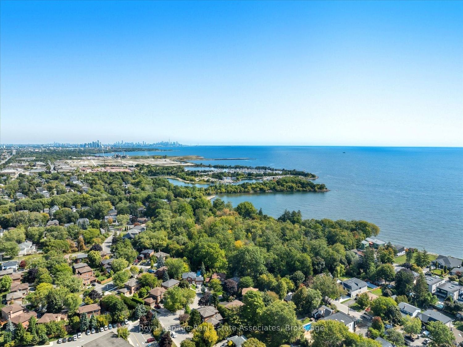 12 Wenonah Drive • Mississauga, ON photo 10