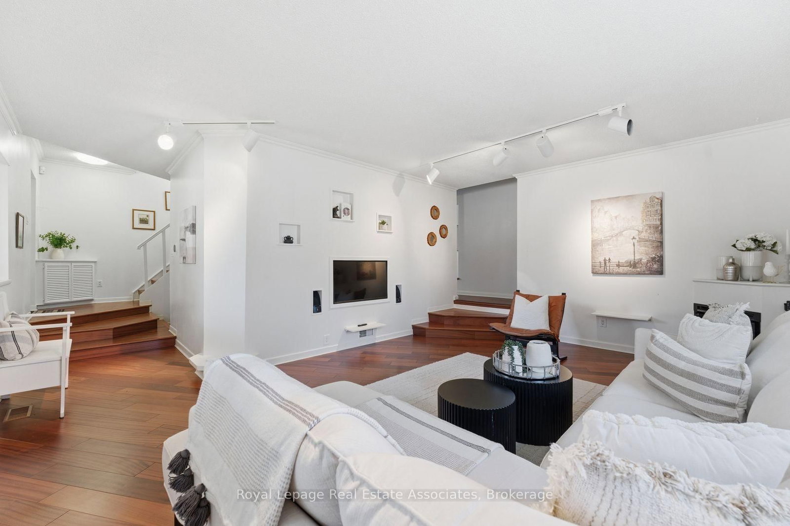 12 Wenonah Drive • Mississauga, ON photo 12