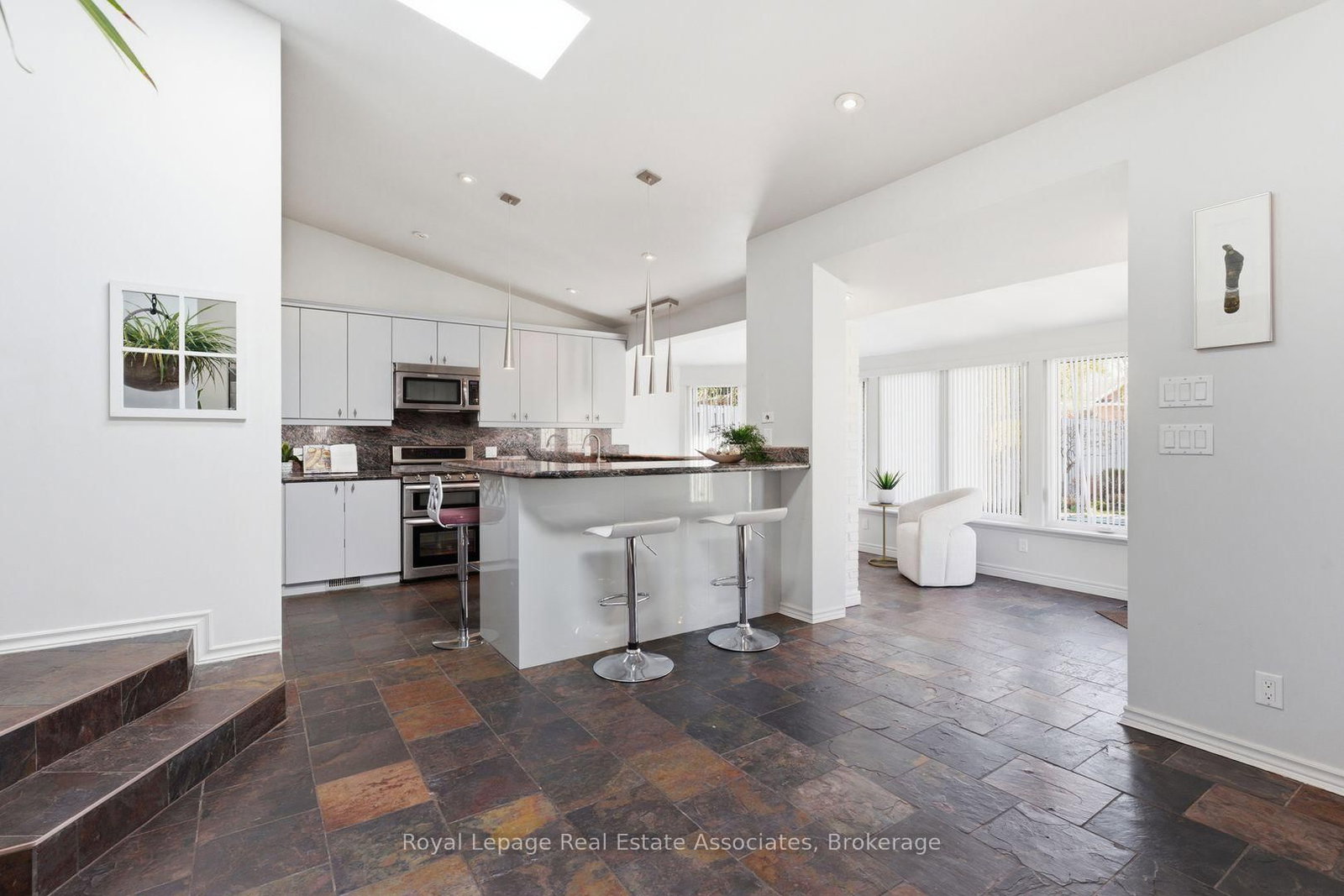 12 Wenonah Drive • Mississauga, ON photo 19