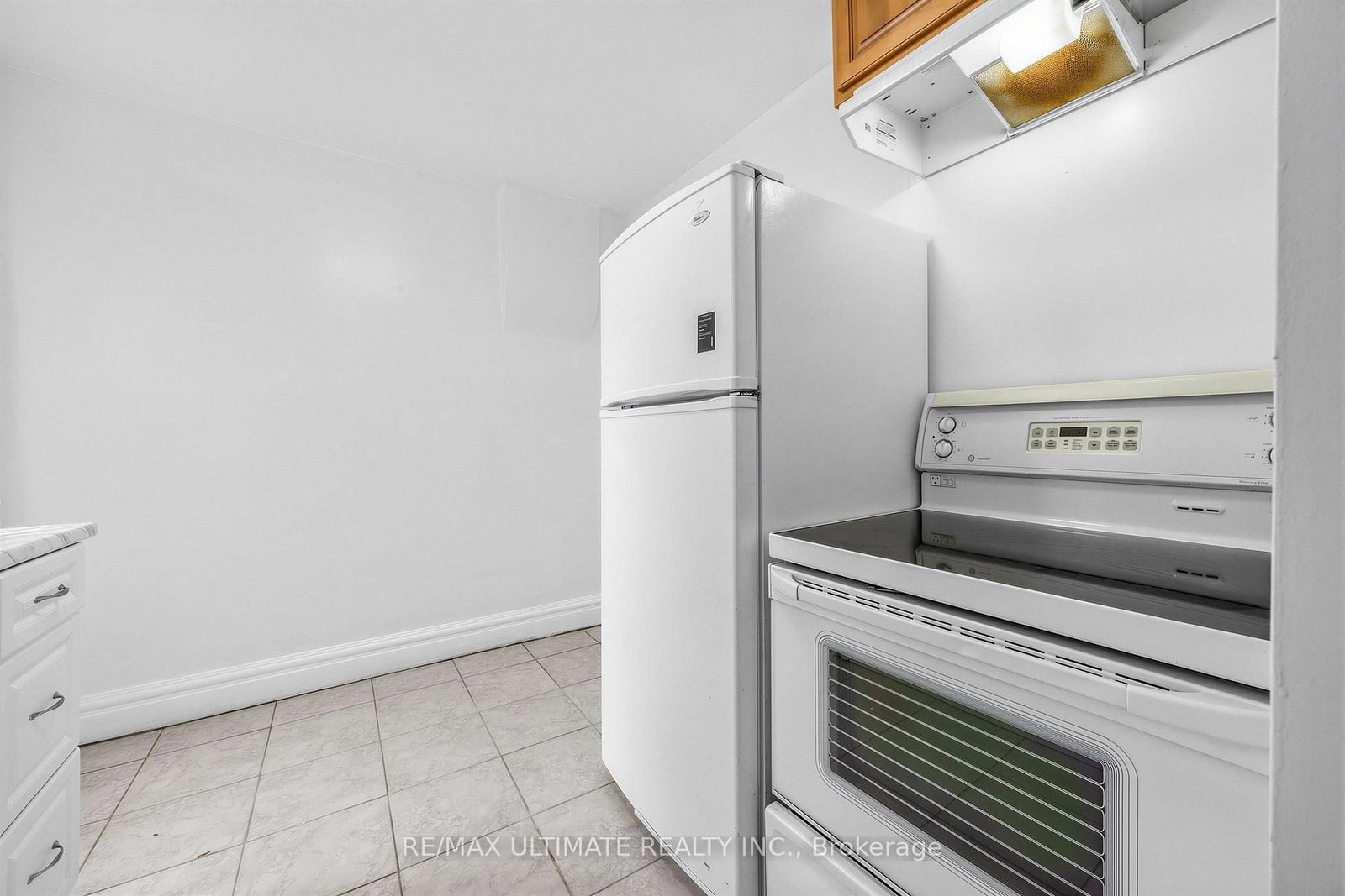 2nd Floor-57 Shanly Street, Toronto, ON