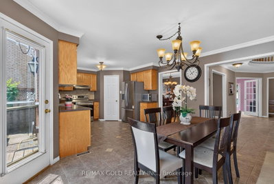 40 Shadywood Road • Brampton, ON photo 8