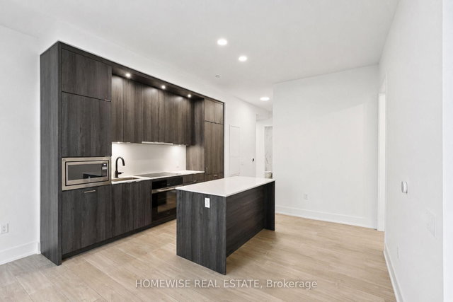 PH28 - 858 Dupont Street