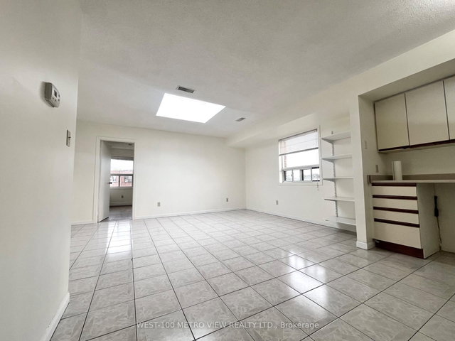 3A - 1686 St Clair Avenue W
