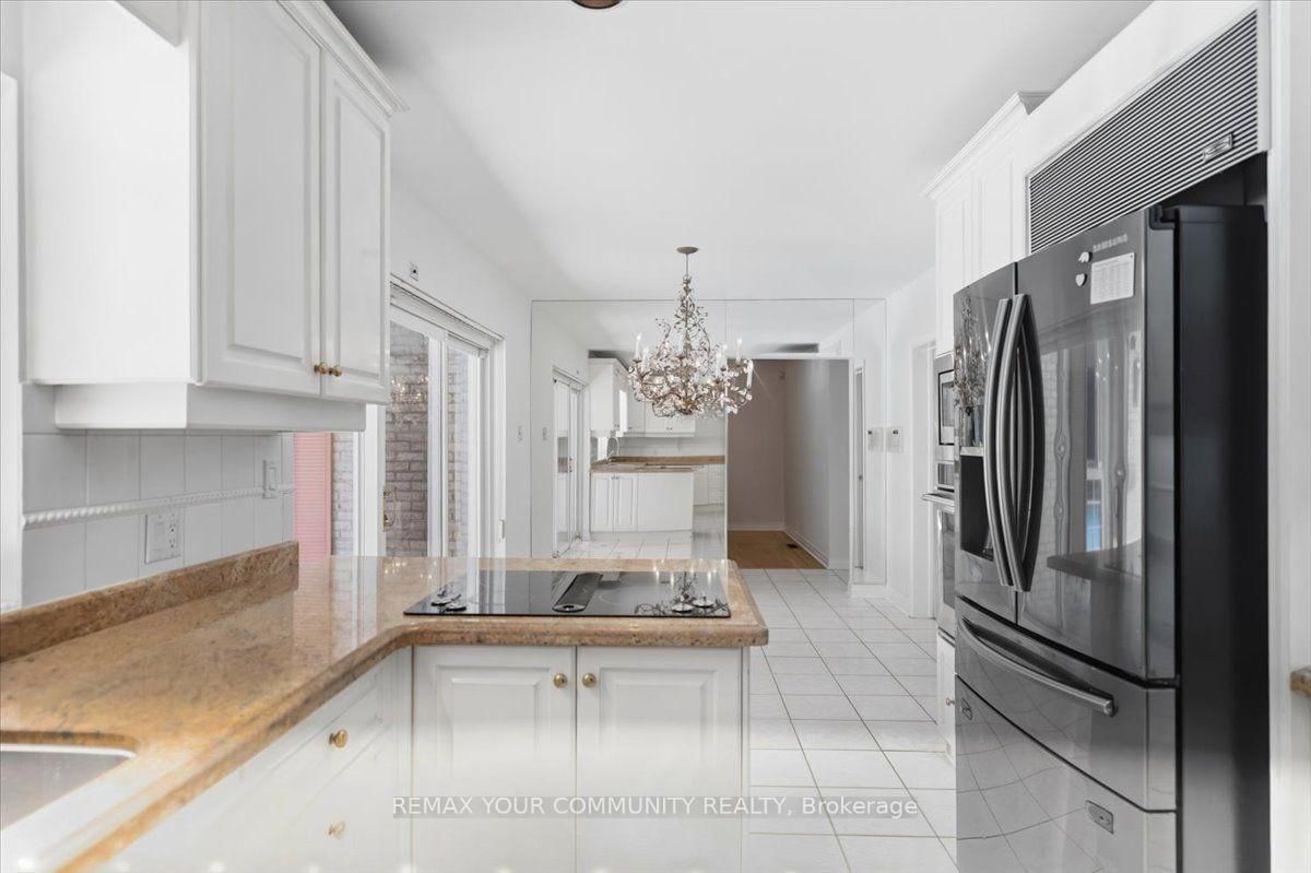1528 Knareswood Drive • Mississauga, ON photo 14