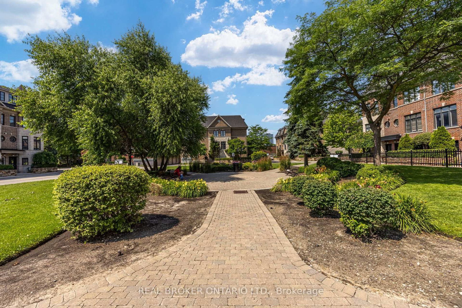 39 Ruby Lang Lane • Toronto, ON photo 31