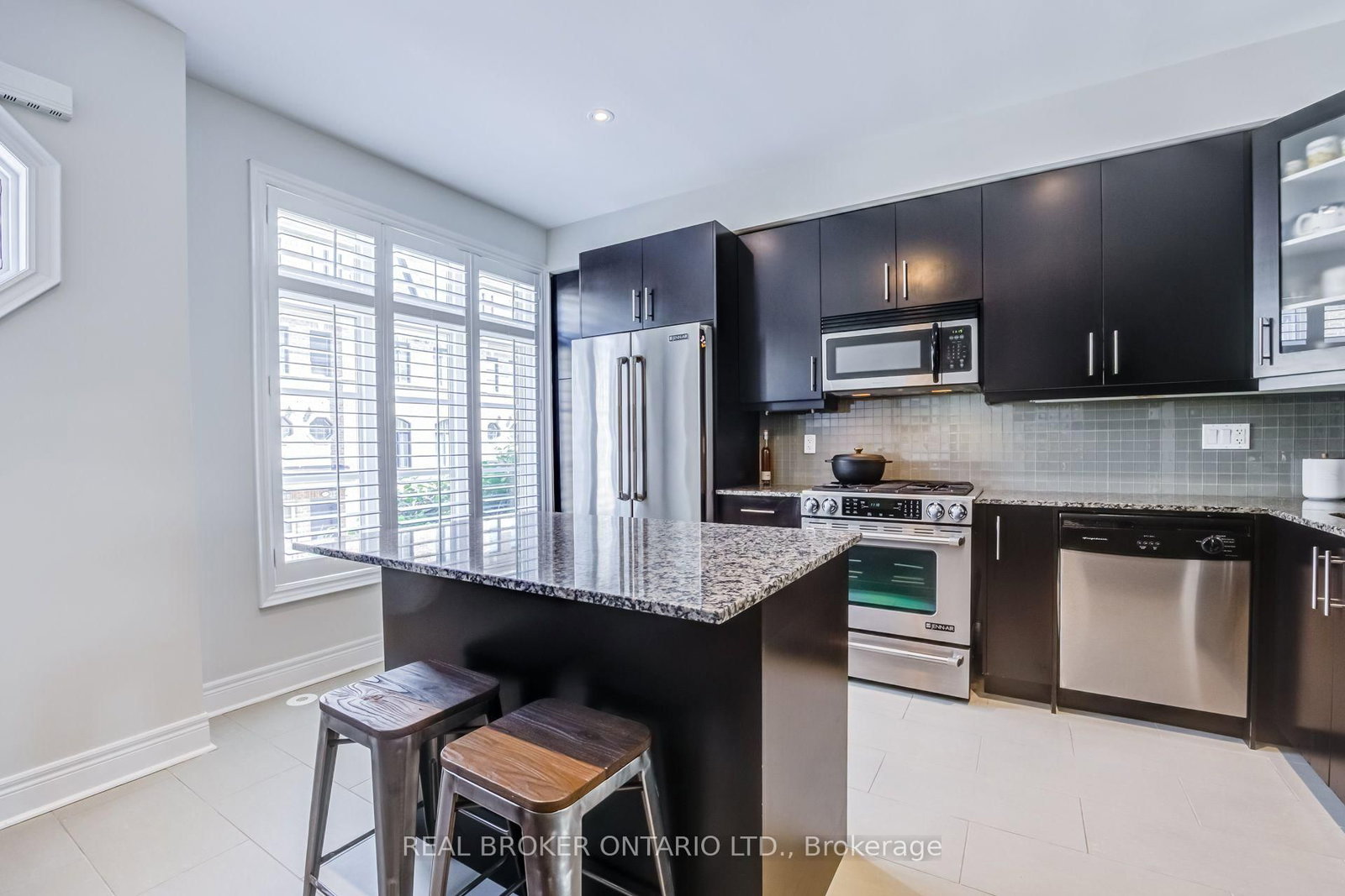 39 Ruby Lang Lane • Toronto, ON photo 8