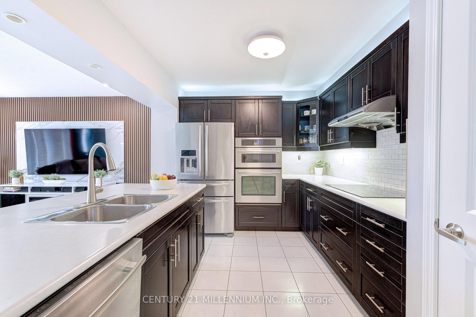 17 Reichert Court • Milton, ON photo 11
