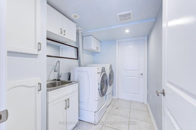 17 Reichert Court • Milton, ON photo 8