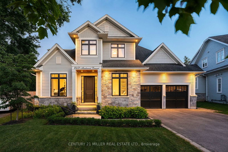 2458 Meadowood Crescent