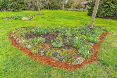 39 Wildwood Road • Halton Hills, ON photo 2