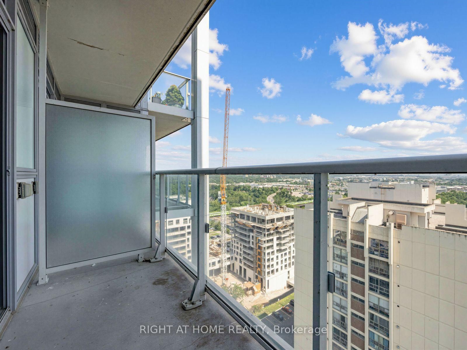 55 Speers Road • #LPH04 (1804) • Oakville, ON photo 20
