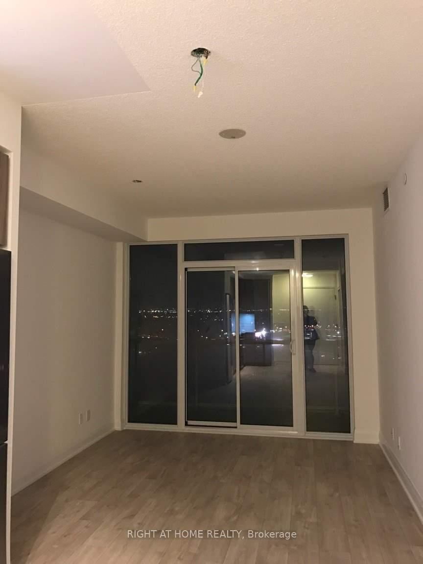 56 Annie Craig Toronto,ON M8V 0C8 — Photo 6