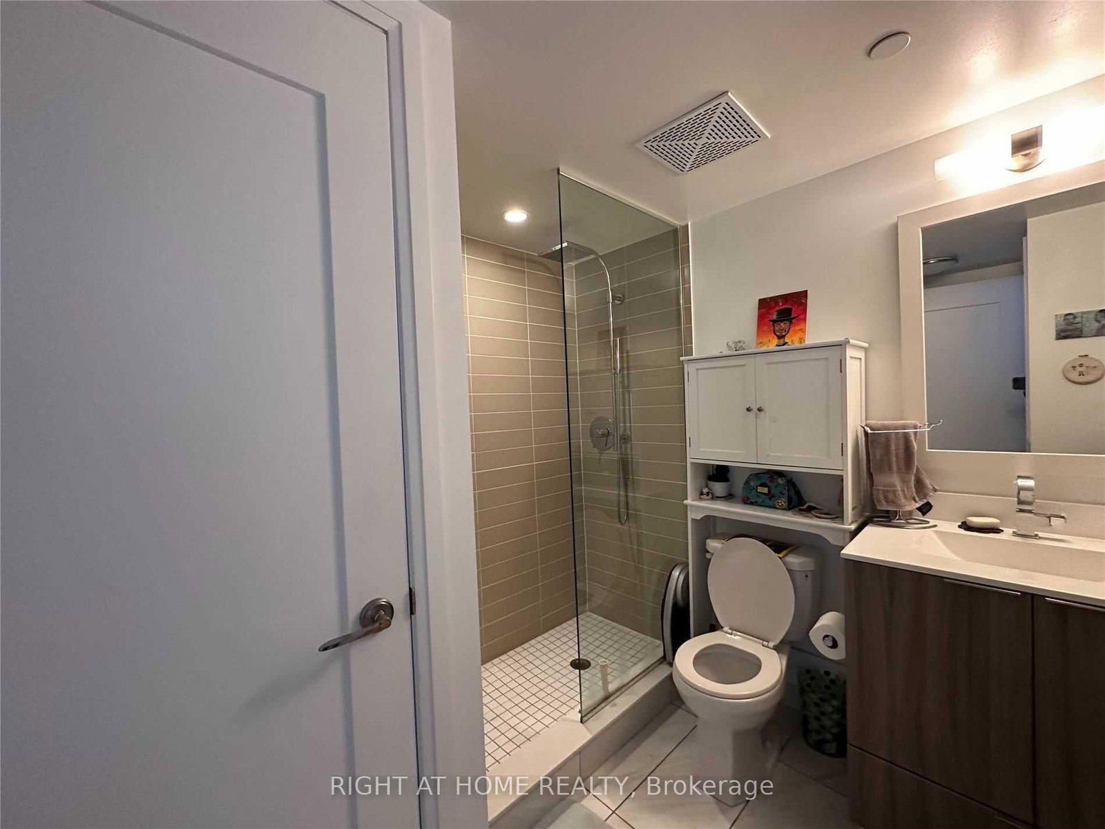 56 Annie Craig Toronto,ON M8V 0C8 — Photo 9