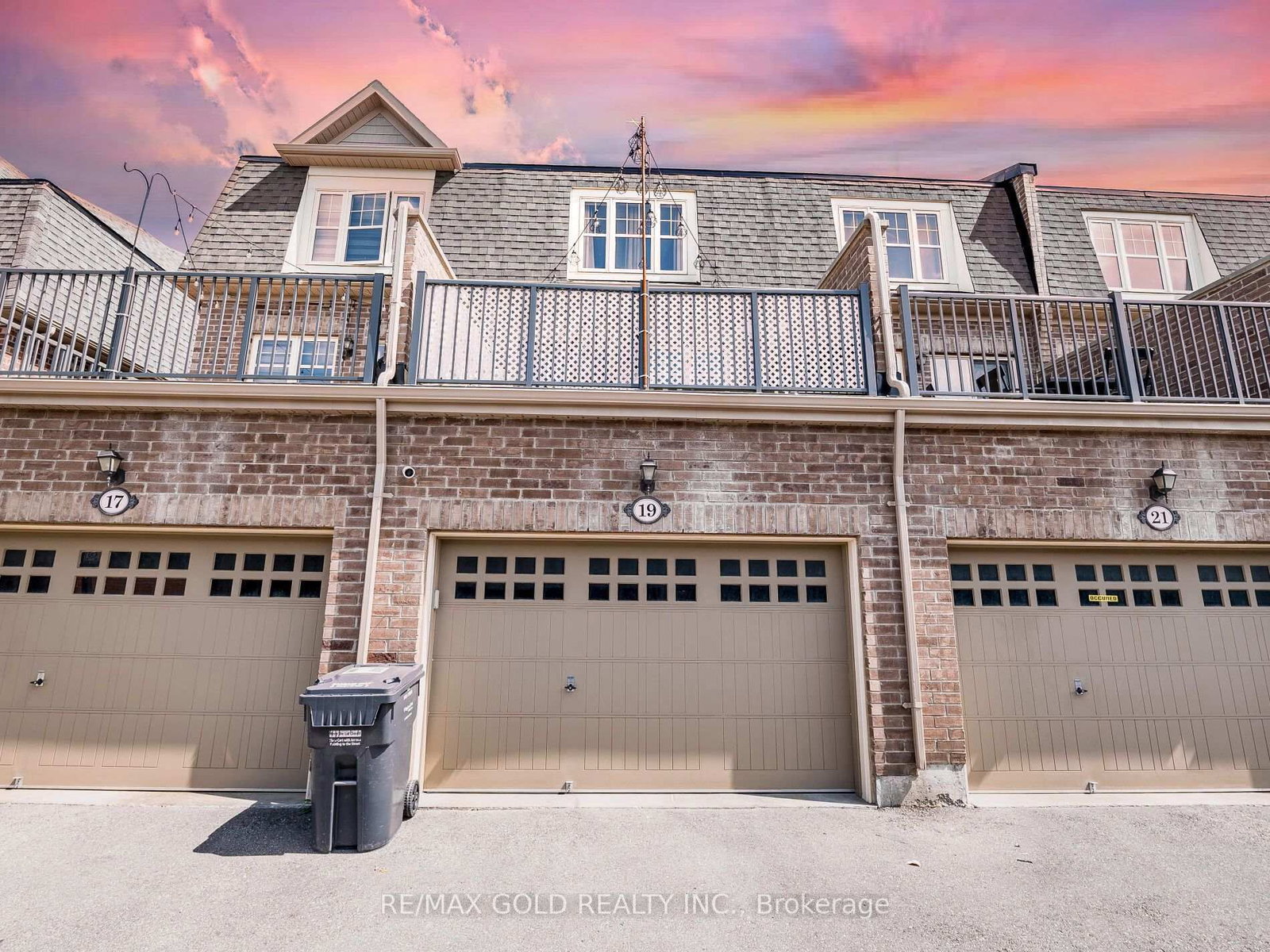19 Sudeley Lane • Brampton, ON photo 32
