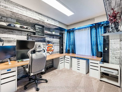 19 Sudeley Lane • Brampton, ON photo 5