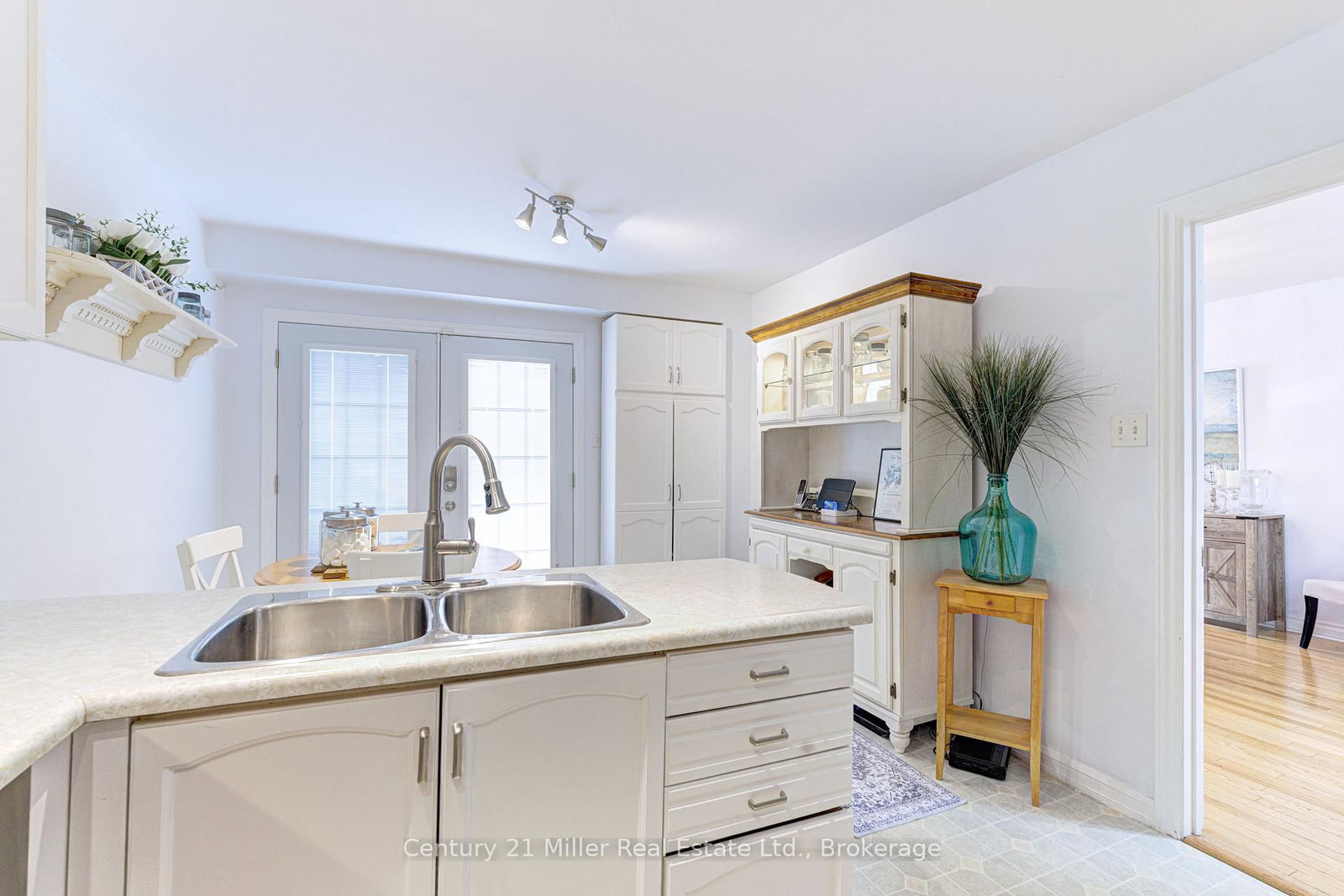 2256 MARGOT Street • Oakville, ON photo 10
