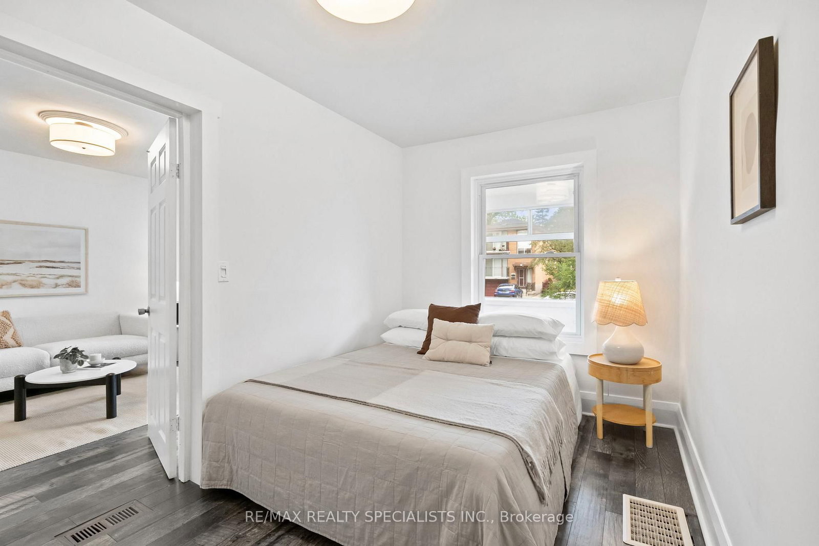 159 Hillside Avenue • Toronto, ON photo 19