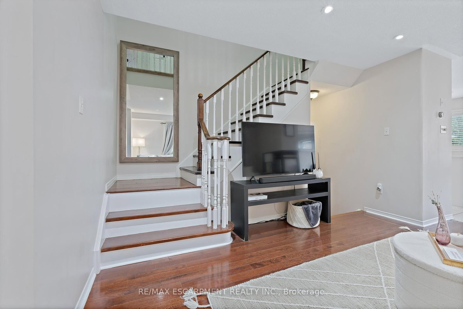 5111 SILVERCREEK Drive • Burlington, ON photo 18