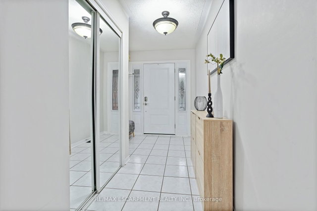 5111 SILVERCREEK Drive