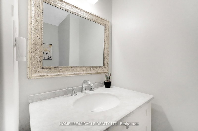 4165 Fieldgate Mississauga,ON L4W 2M9 — Photo 24