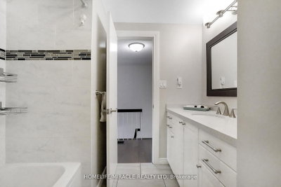 4165 Fieldgate Mississauga,ON L4W 2M9 — Photo 30