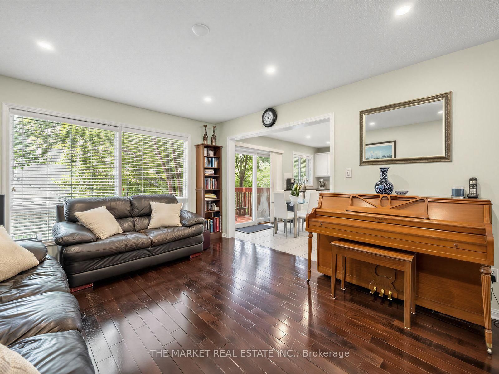 2278 Dunforest Crescent • Oakville, ON photo 13