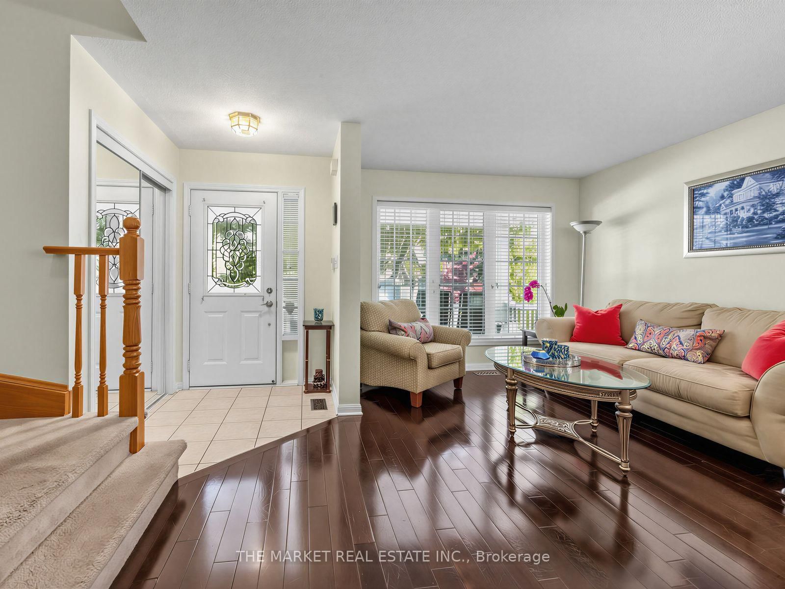 2278 Dunforest Crescent • Oakville, ON photo 5