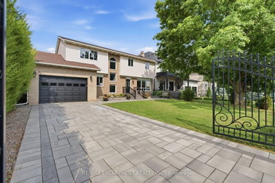 513 Maplehurst Avenue • Oakville, ON photo 2