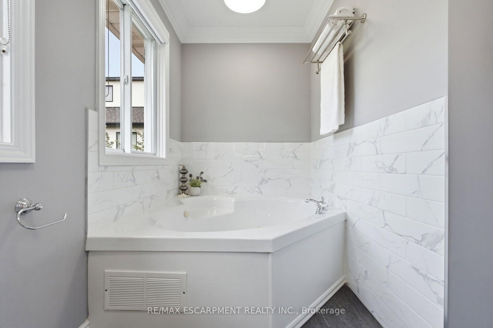 513 Maplehurst Avenue • Oakville, ON photo 24