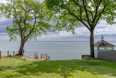 21 Second Street • Oakville, ON photo 3