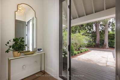 21 Second Street • Oakville, ON photo 6