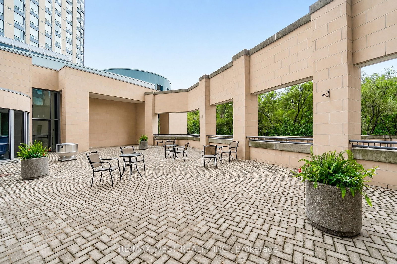 3 Hickory Tree Road • #907 • Toronto, ON photo 10