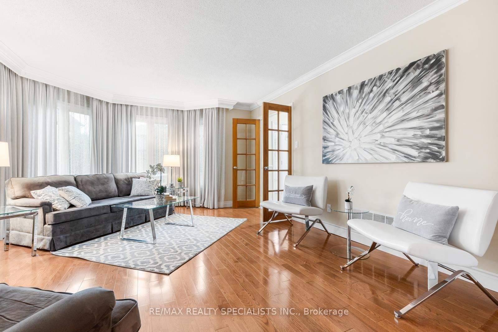 3251 Trelawny Circle • Mississauga, ON photo 4