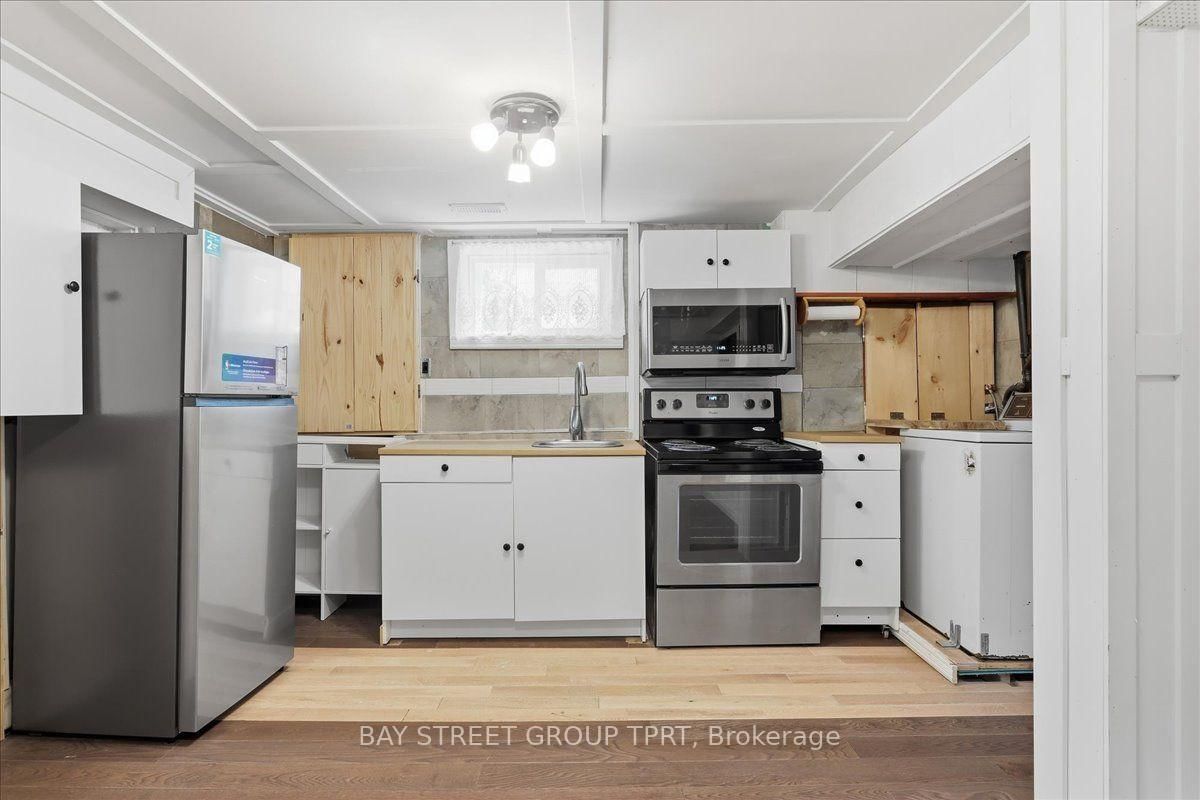 134 Clearbrooke Circle • Toronto, ON photo 36