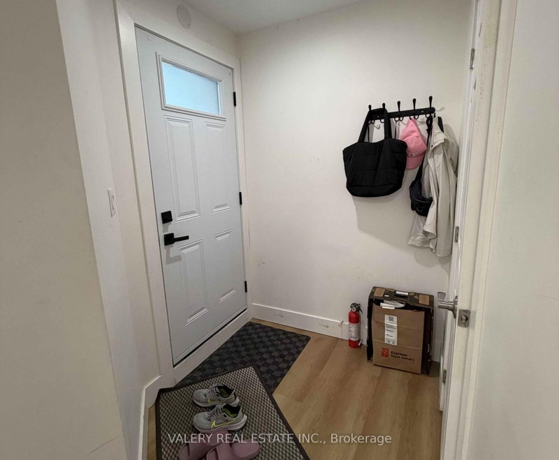 Lower - 1502 Dufferin Street
