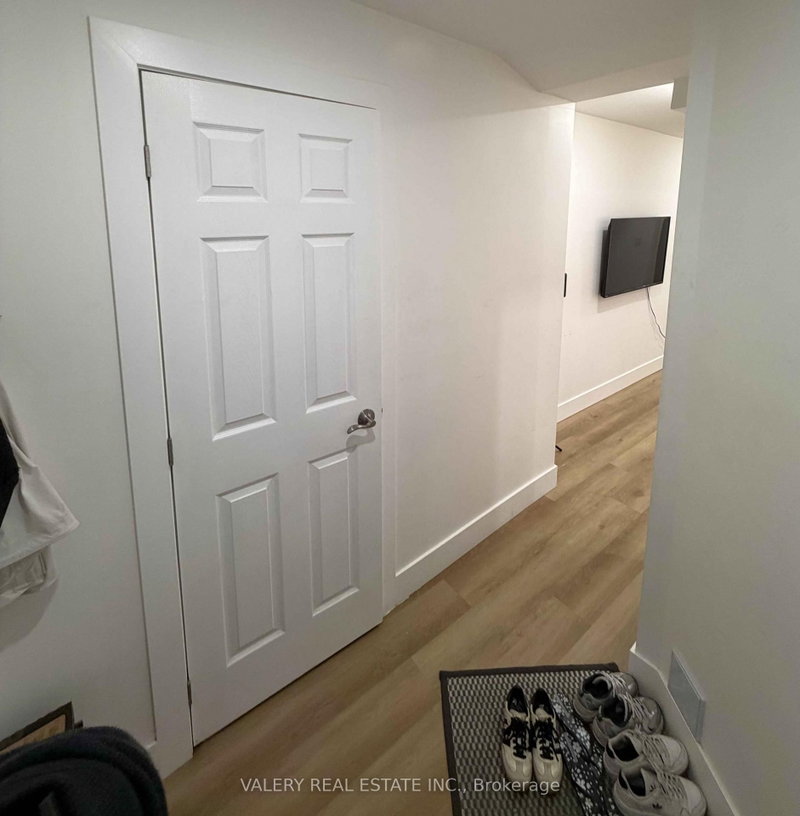 Lower - 1502 Dufferin Street
