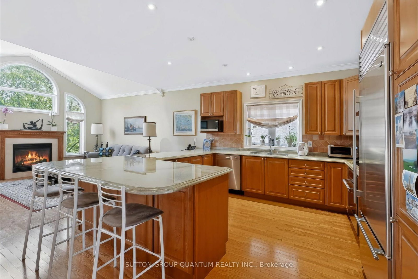 1536 Pinery Crescent • Oakville, ON photo 10