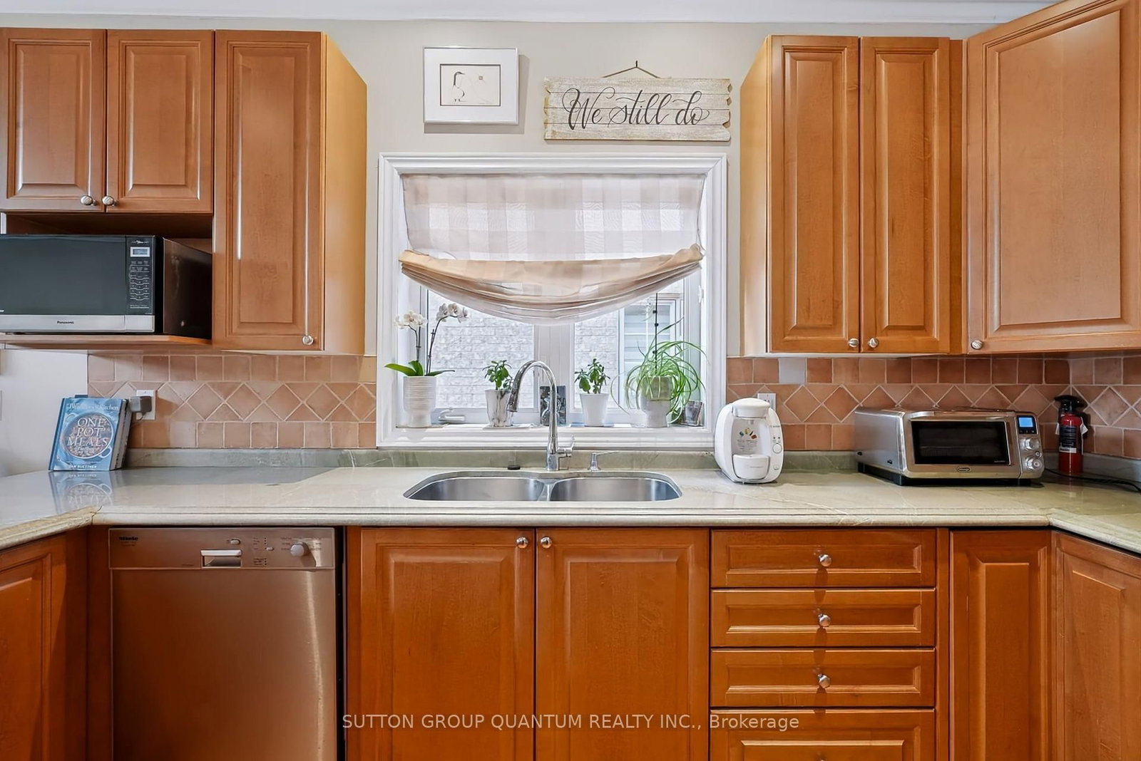 1536 Pinery Crescent • Oakville, ON photo 13