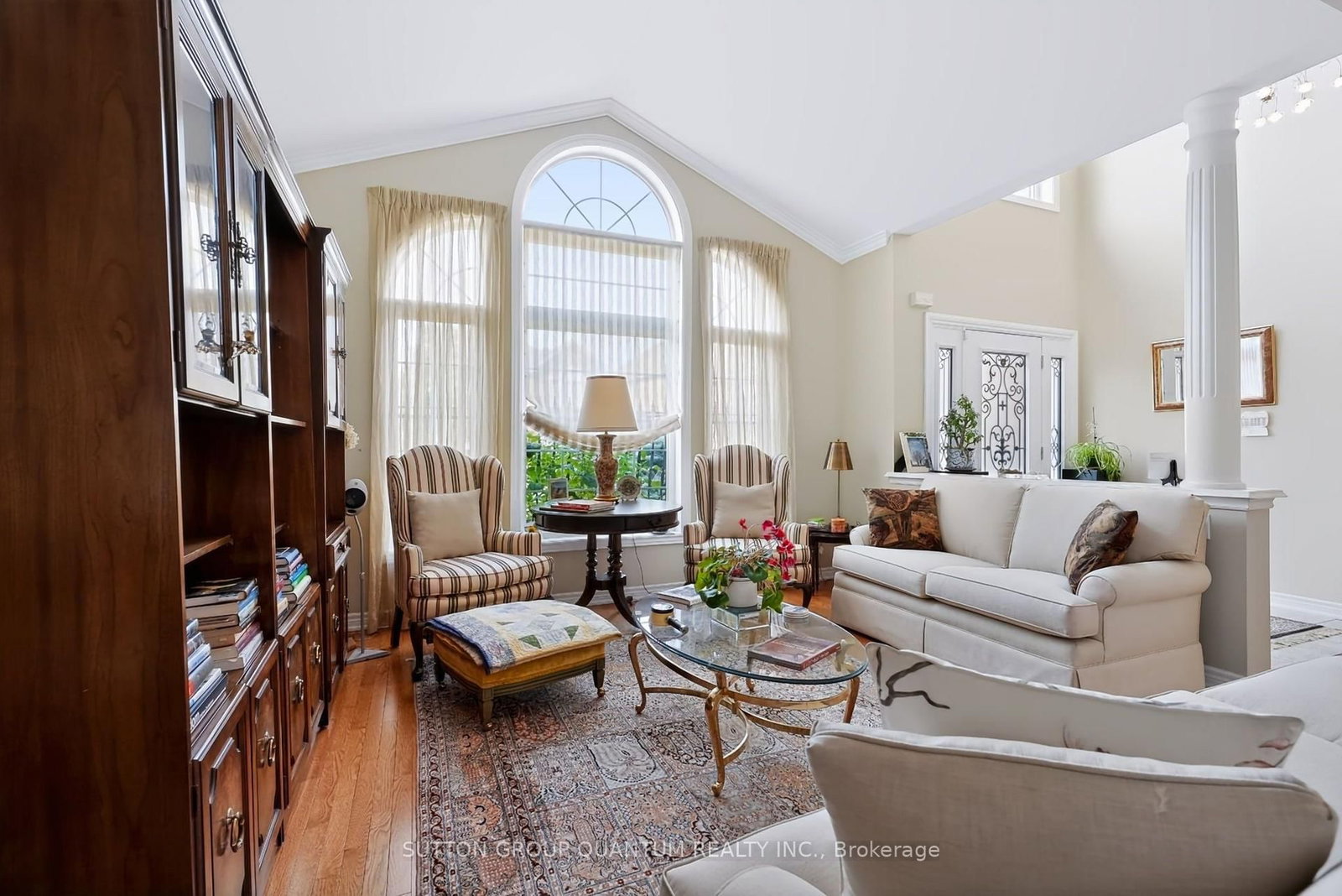 1536 Pinery Crescent • Oakville, ON photo 6