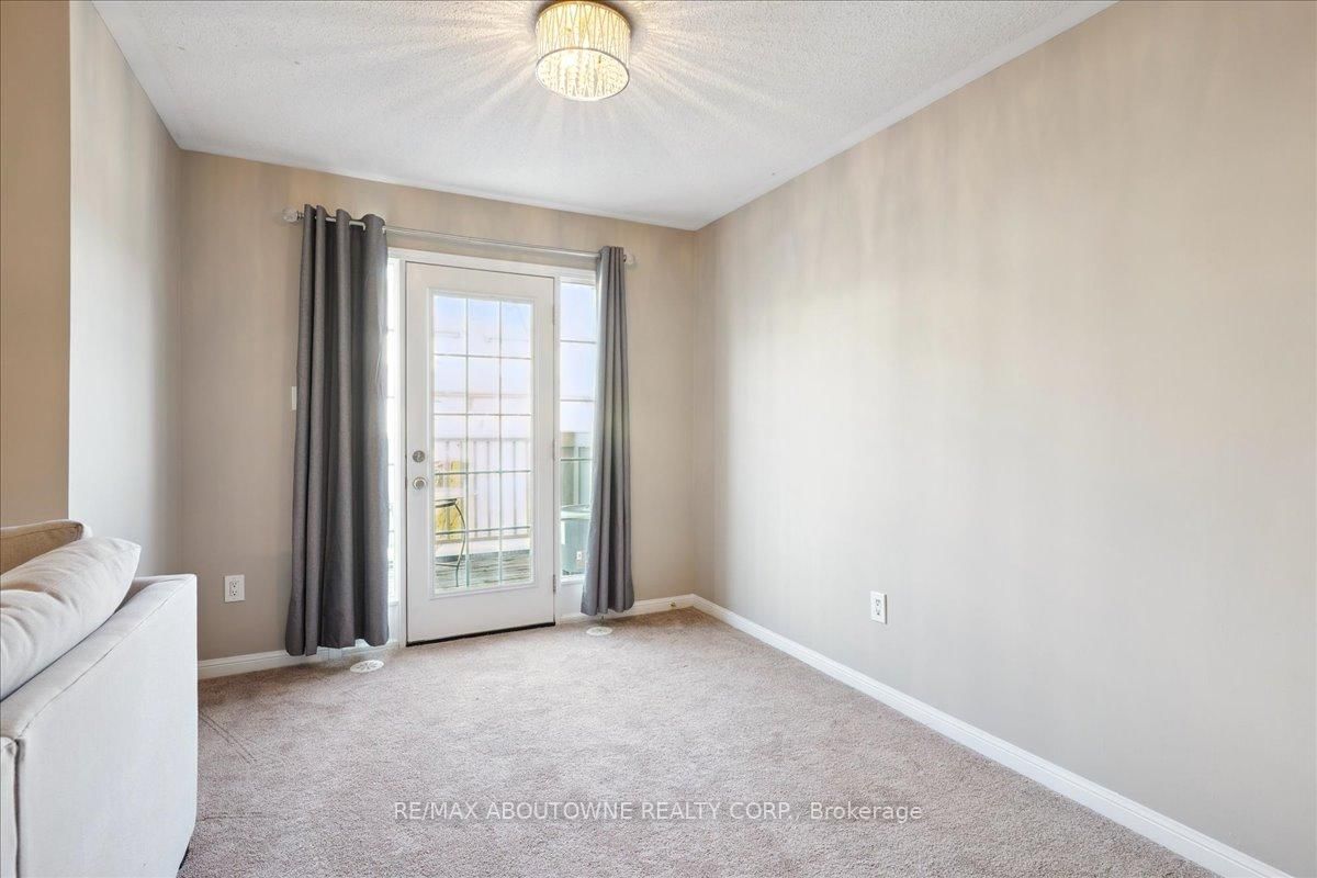 222 Septimus Heights • Milton, ON photo 15
