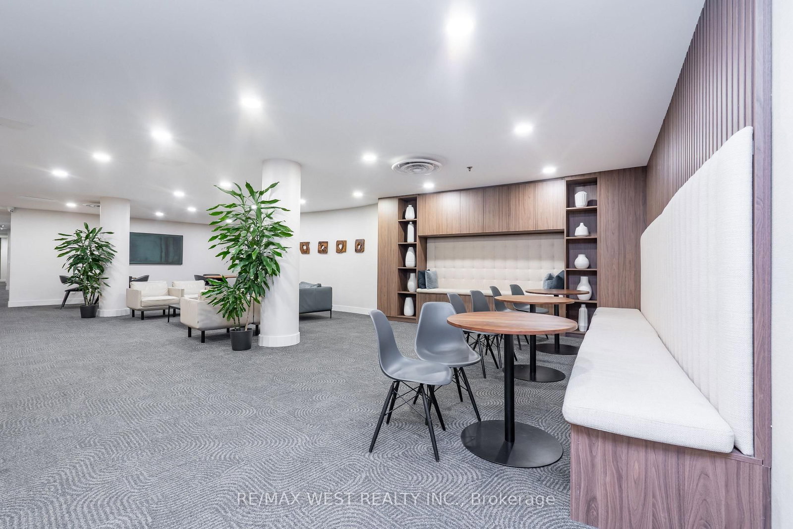 24 Southport Street • #749 • Toronto, ON photo 43