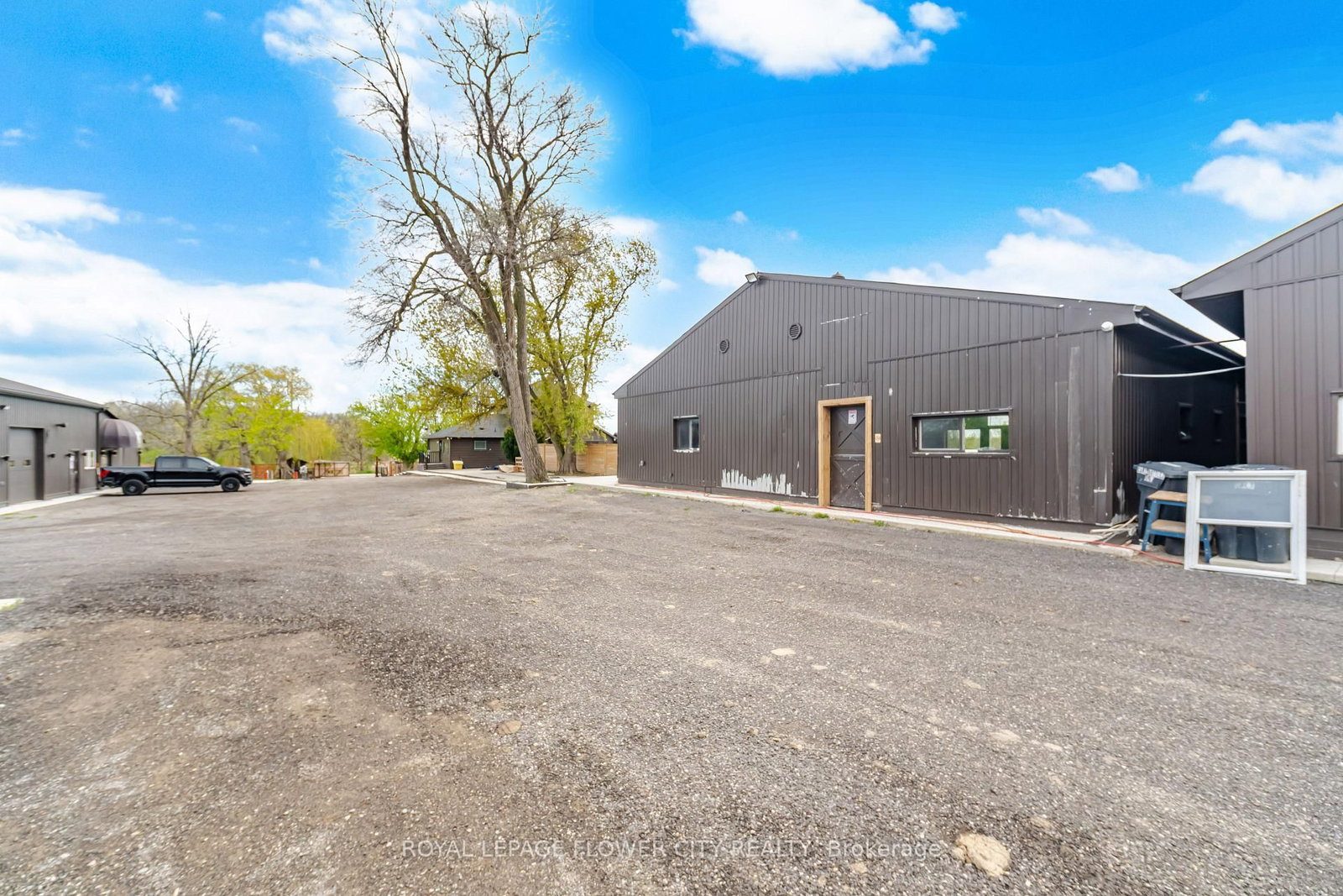 2483 Burnhamthorpe Road • Oakville, ON photo 37