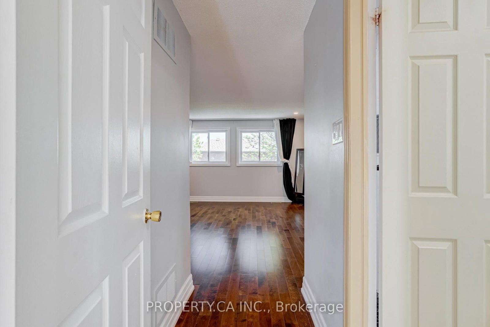 32 Mckinnon Avenue • Halton Hills, ON photo 19