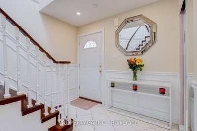 32 Mckinnon Avenue • Halton Hills, ON photo 3